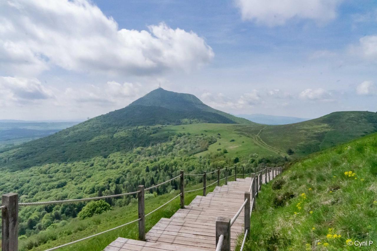 Gites Le Vieux Vinzelles Volvic Esterno foto