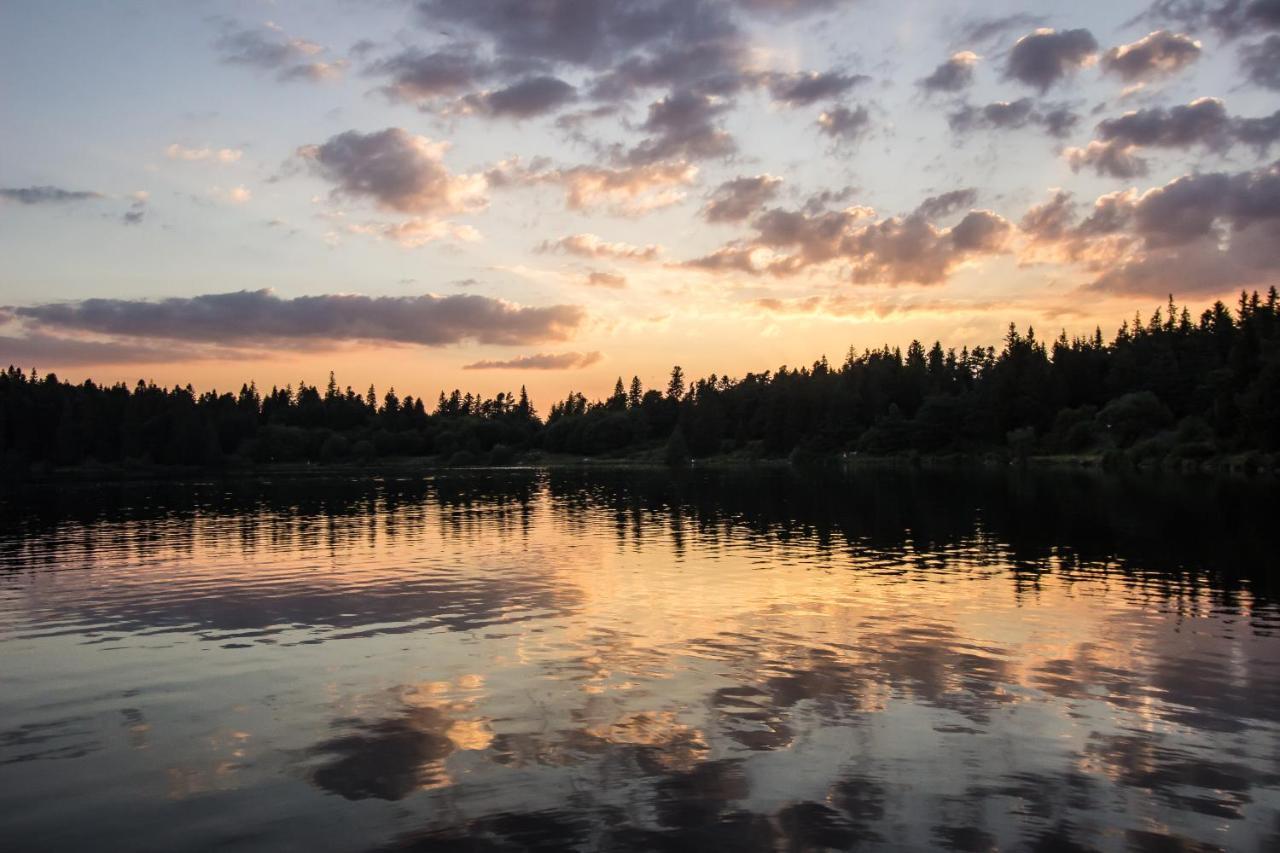 Gites Le Vieux Vinzelles Volvic Esterno foto