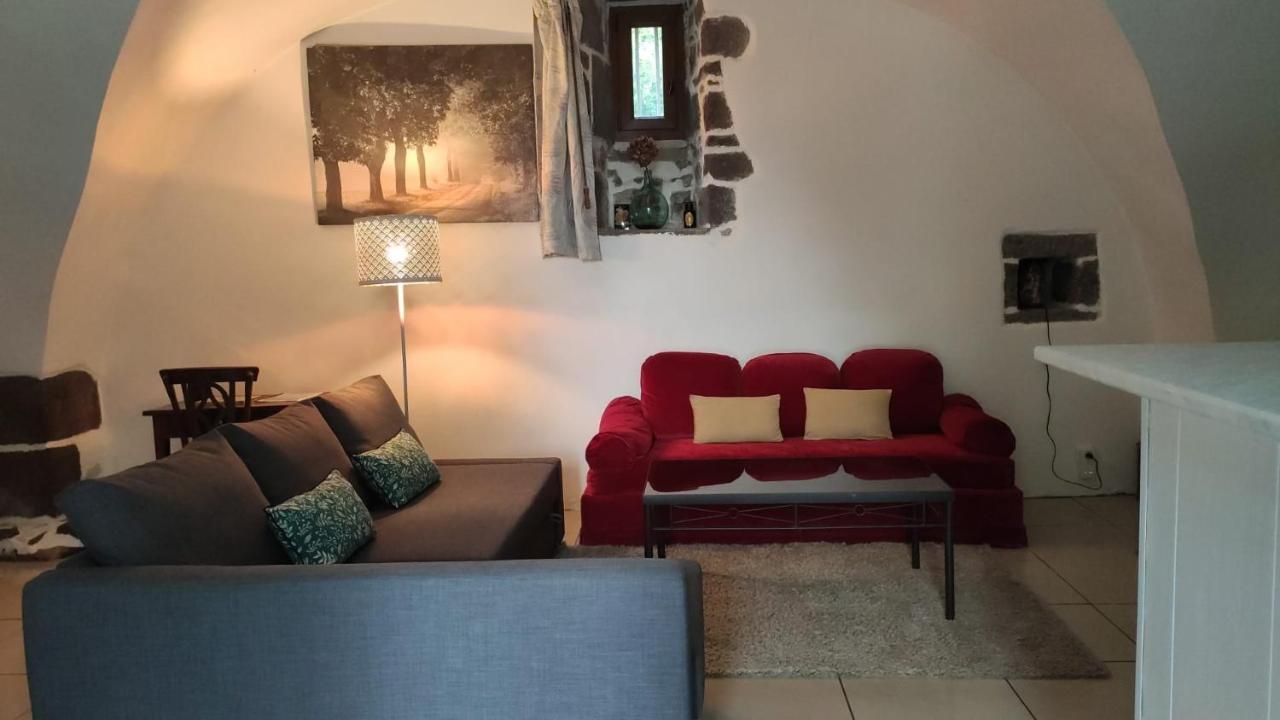 Gites Le Vieux Vinzelles Volvic Esterno foto