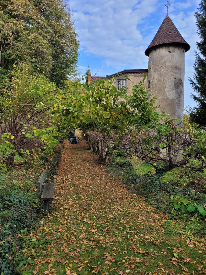 Gites Le Vieux Vinzelles Volvic Esterno foto